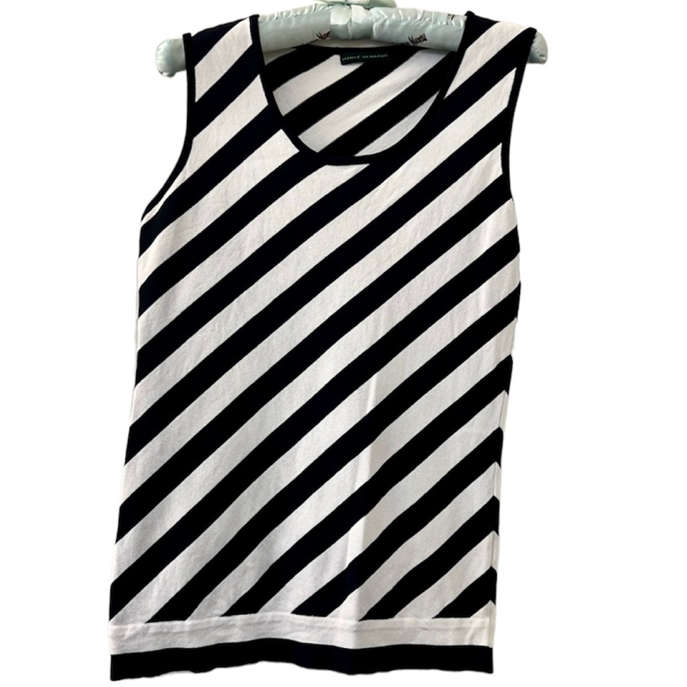 5/$20 Harve Benard Diagonal Stripe Sleeveless Sweater